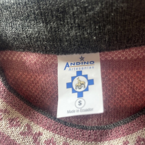 Gorgeous sweater - Picture 3 of 4